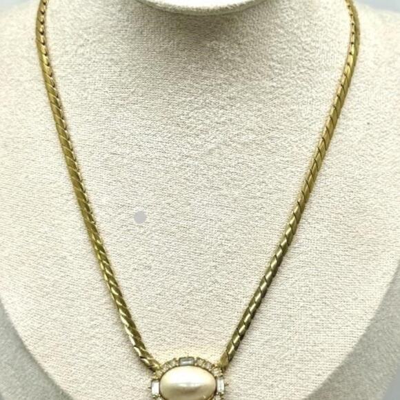 Christian Dior Vintage 1980s Large White Oval Pearl Crystals Pendant Necklace - Picture 1 of 4